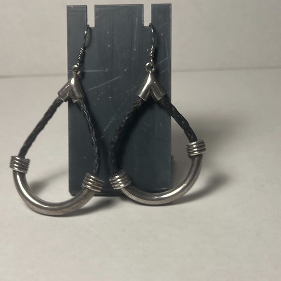 SILVER AND LEATHER EARRINGS - Picture 1 of 3